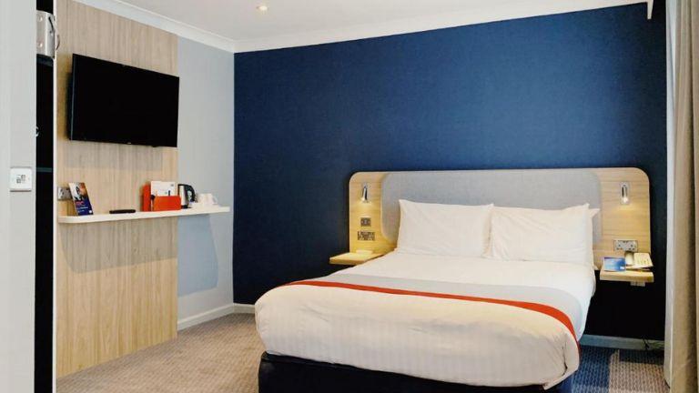 Holiday Inn Express London - Victoria 3*